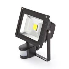LED FLOOD LIGHT WITH SENSOR